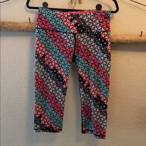 Victoria’s Secret knockout VSX crop leggings